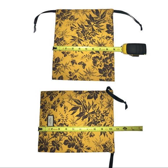 Gucci Box, Dust Bag, Hangers and Pouch Bag - Picture 3 of 6